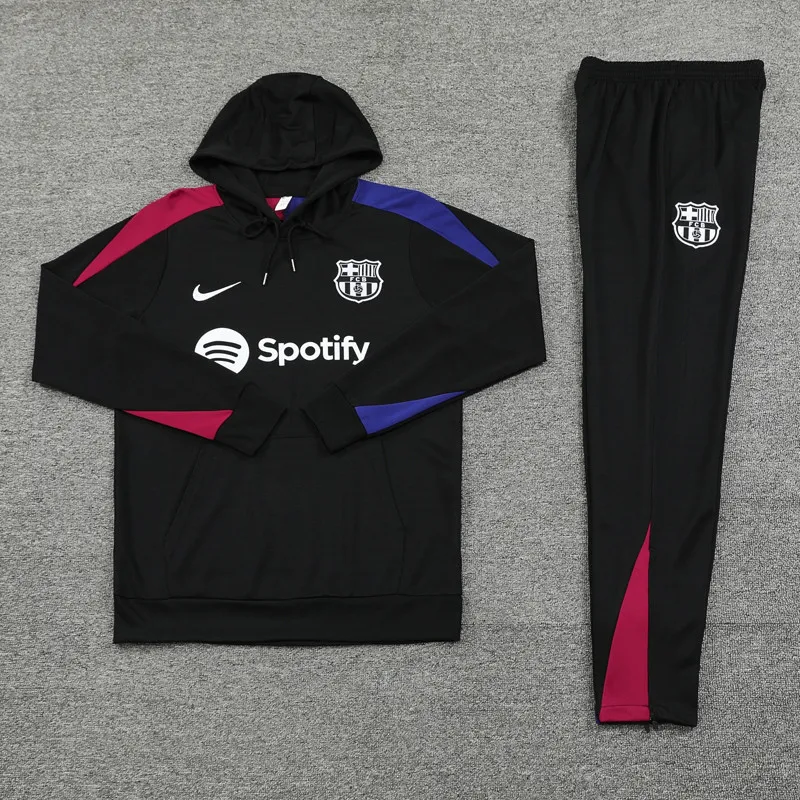 Chándal Negro del FC Barcelona: Comodidad y Estilo para el Frío