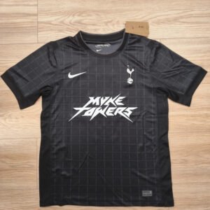 Portada Camiseta Especial TOTTENHAM de Myke Towers