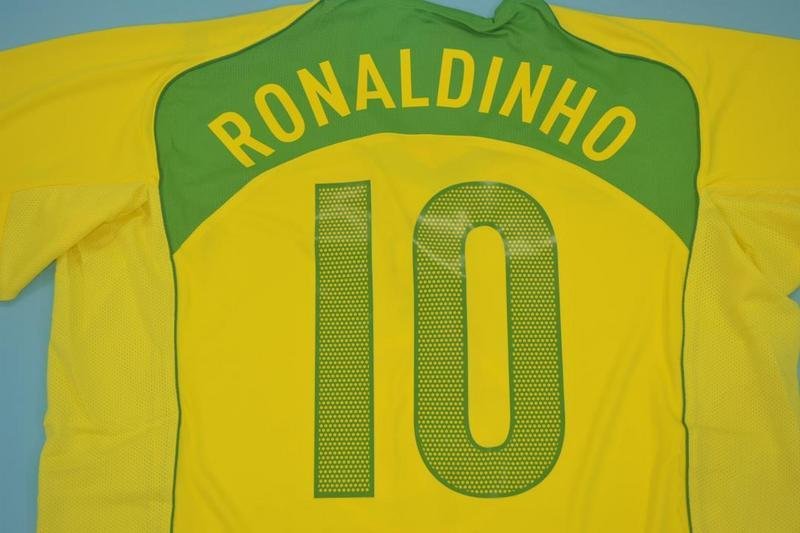 Camiseta Retro de Brasil 2004