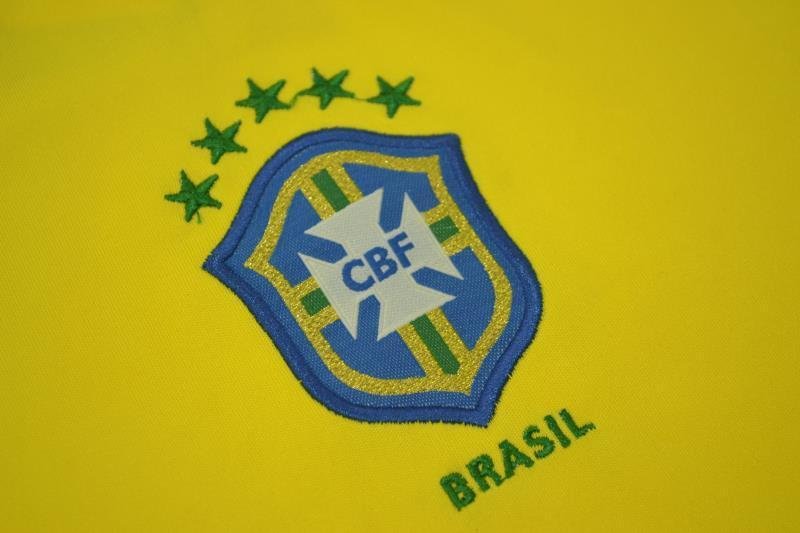 Camiseta Retro de Brasil 2004
