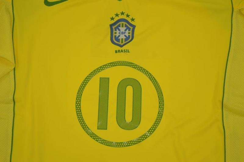 Camiseta Retro de Brasil 2004
